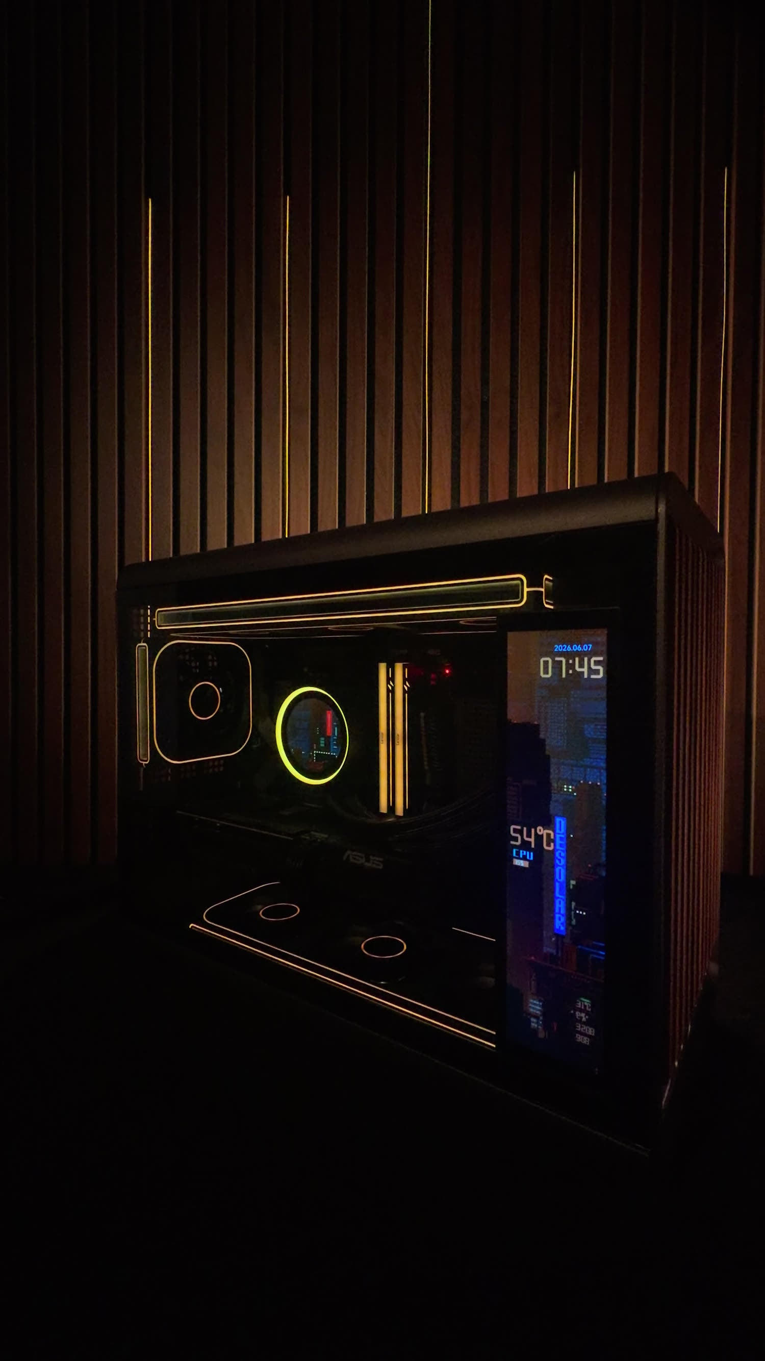 Circular light inside the case